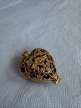 Heart pendant